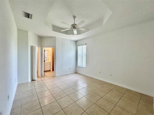 Building Photo - 26141 Northern Cross Rd