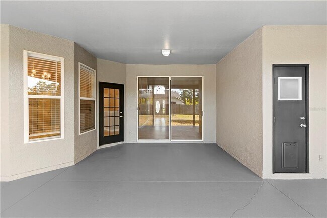 Building Photo - 9885 Montclair Cir