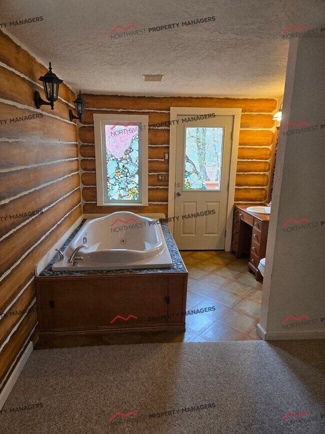 Building Photo - STATUS: *RENTED*| R66C | $1395 + $200 flat rate utility surcharge W/S/E