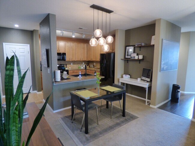 Building Photo - 15470 Canyon Rim Dr