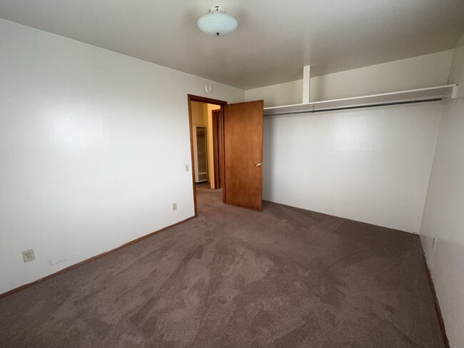 Building Photo - Charming Coastal Living 2 Bed, 1 Bath with...