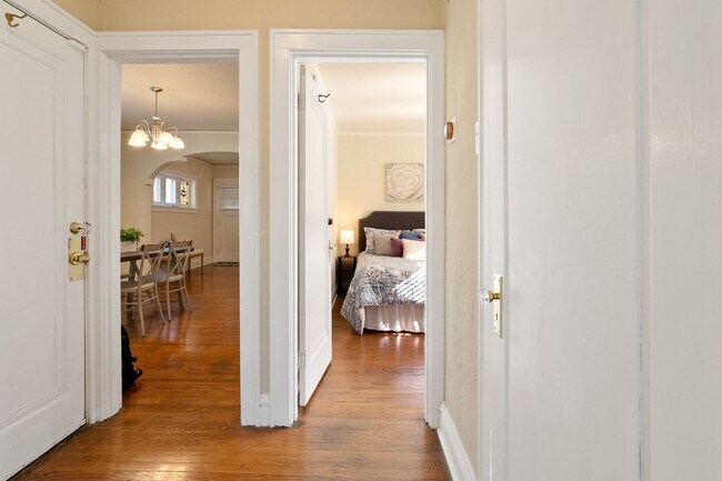 Building Photo - West Park