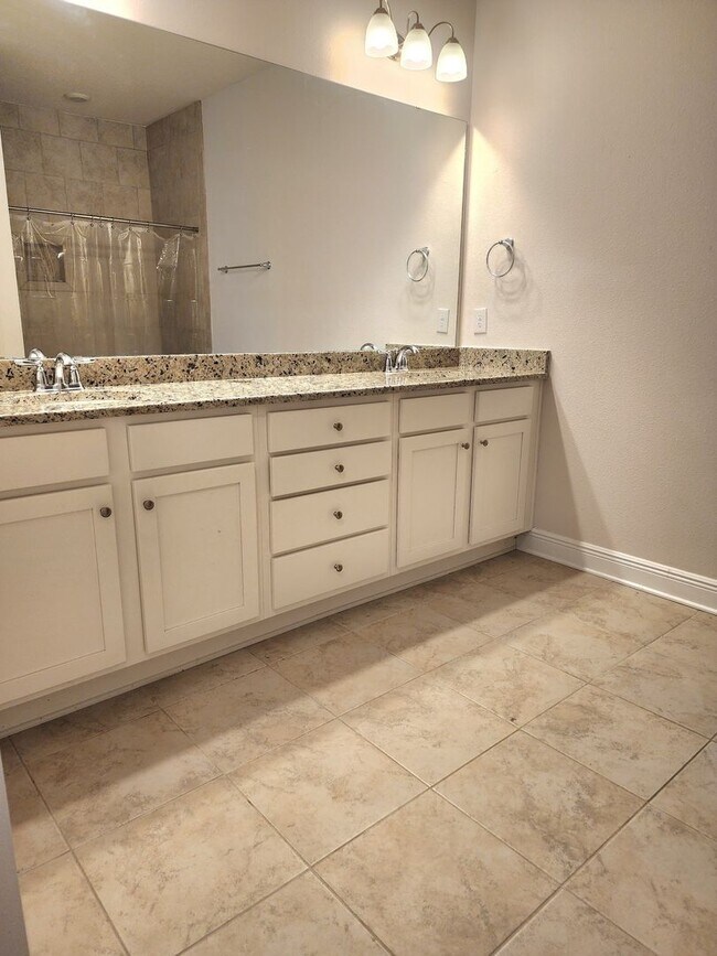 Building Photo - Antietam Lakeside Retreat: 4/2 Home in a Fun-Filled, Pool Neighborhood