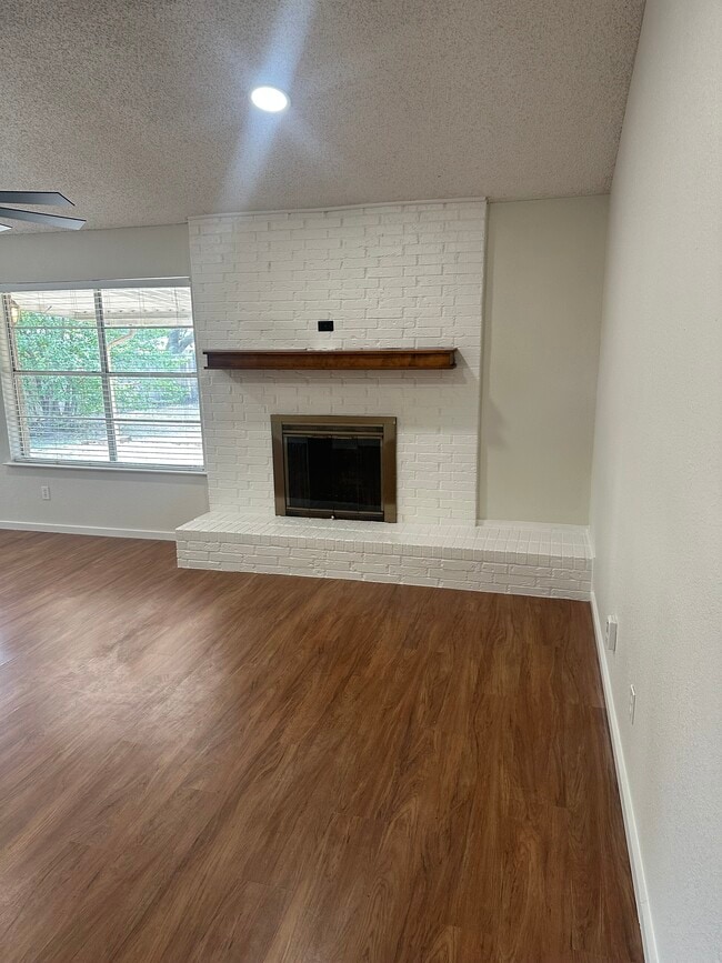 Building Photo - 8608 Brookridge Dr