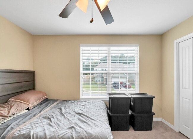 Building Photo - 220 Wainwright Dr