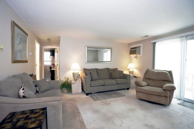 Building Photo - 1261 Church St