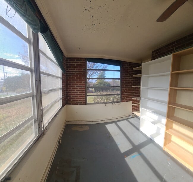 Building Photo - 22101 Ridge Rd