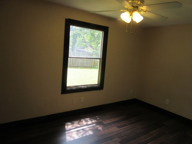 Building Photo - 301 Windmere Cir