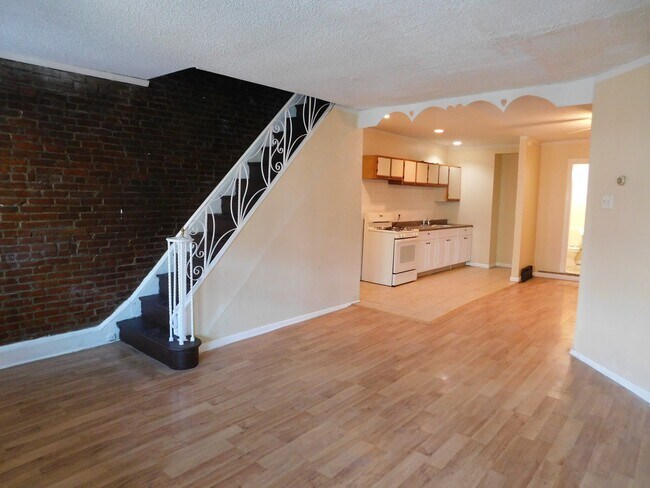 Building Photo - Beautiful, spacious home for rent !!!