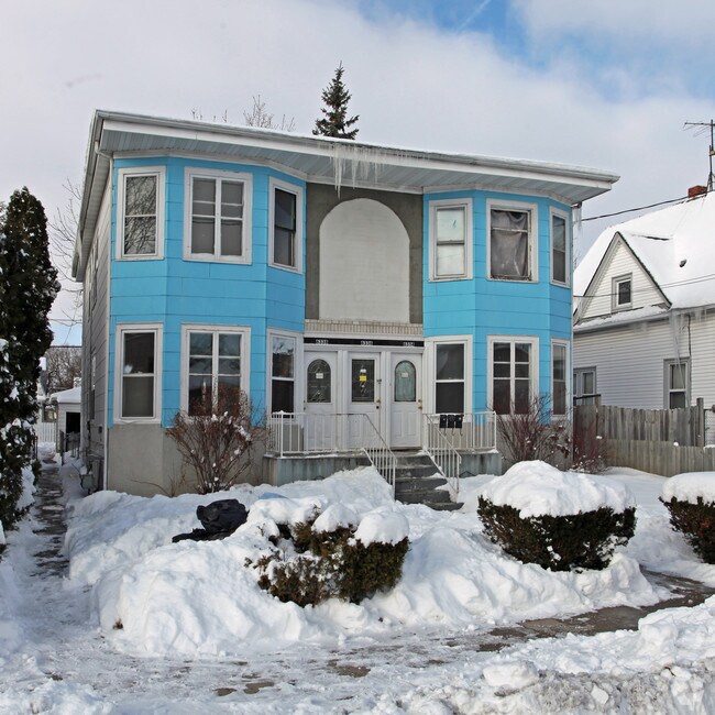 Building Photo - 6334-6338 24th Ave