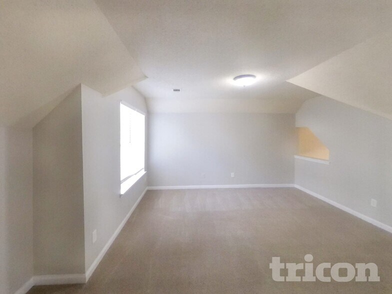 Building Photo - 421 Washington Dr