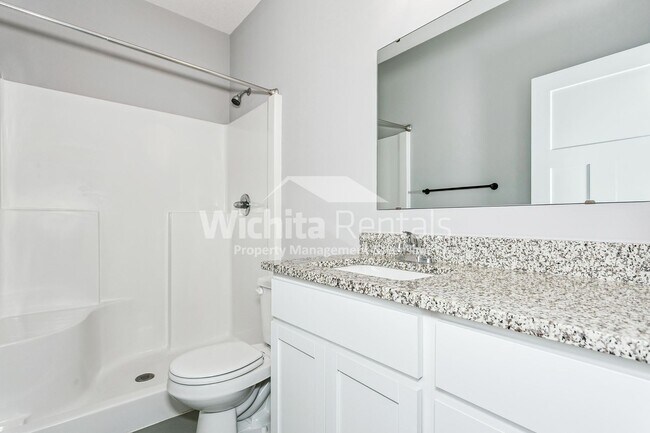 Building Photo - 1006-1006 W 55th St S