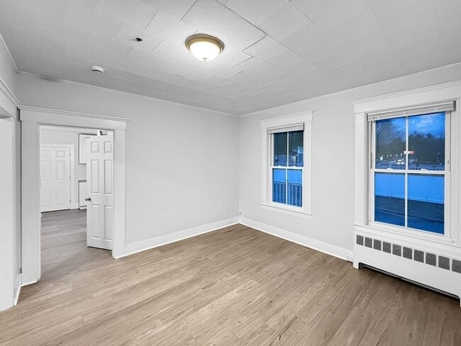 Building Photo - 264 Middlesex Rd