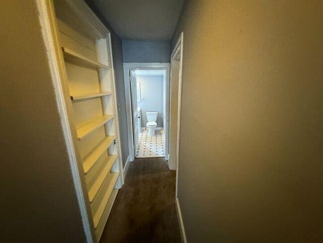 Building Photo - 54 Bloom St