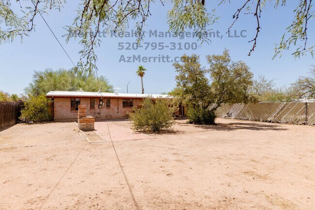 Building Photo - Perfect 3 bdrm 2 bath home in quiet centra...