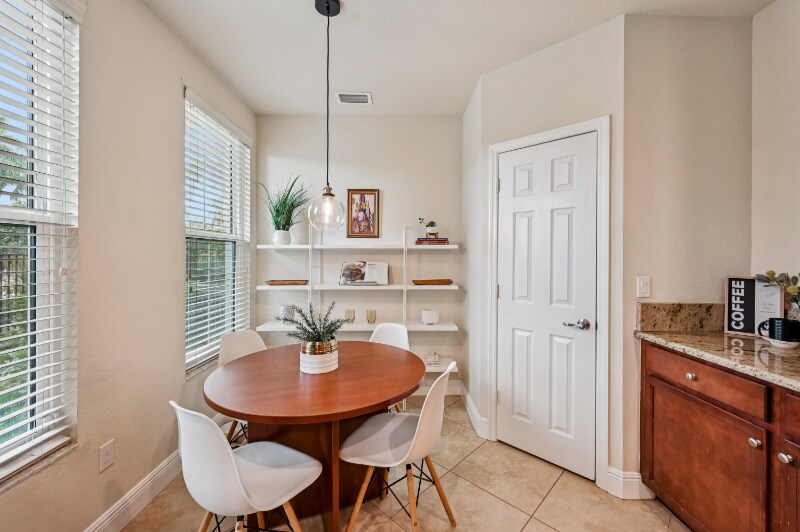 Building Photo - 4714 Monarch Way