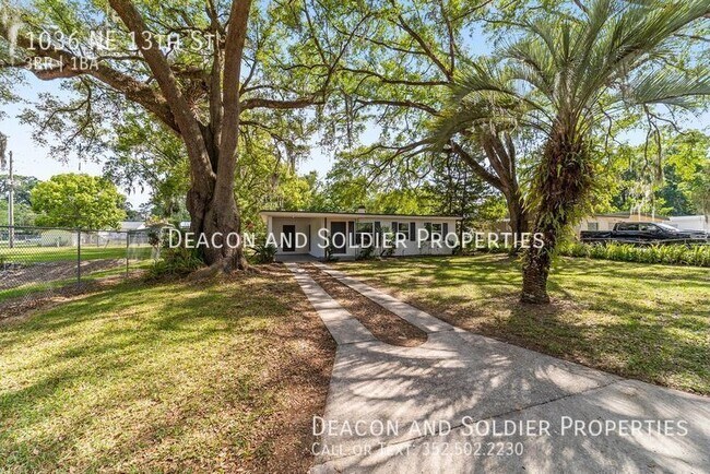 Building Photo - 1036 NE 13th St