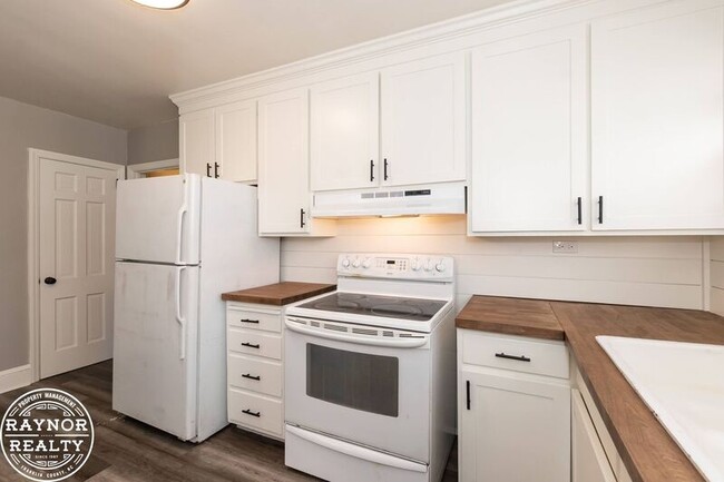 Building Photo - 433 Norvell St