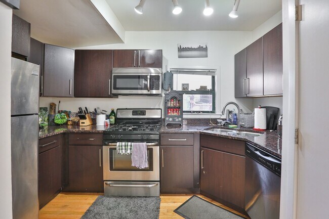 Building Photo - Wicker Park Big 3 Bedroom 2 Bath Private Coach House. Decks and Outdoor Space.