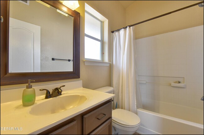 Building Photo - 683 Teichelkamp Dr