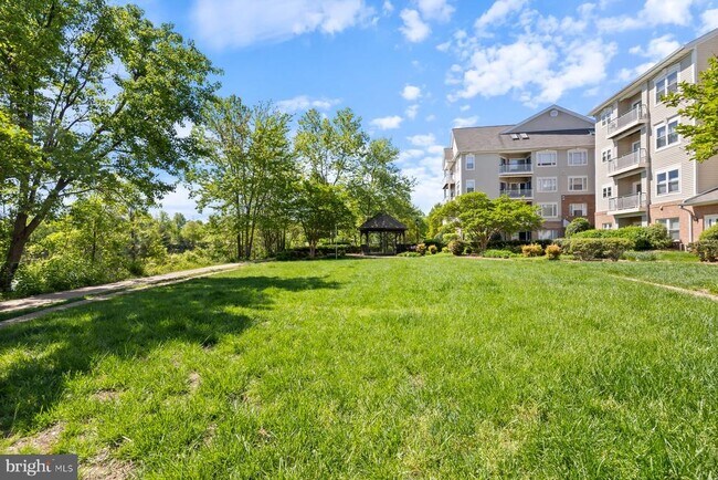 Building Photo - 6551 Grange Ln