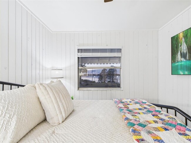 Building Photo - 222 7th St NW