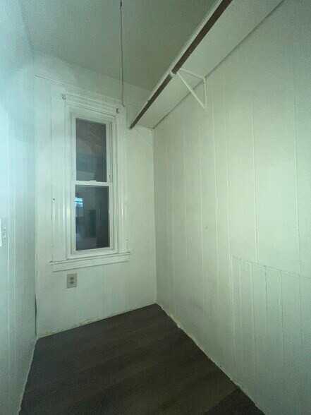 Building Photo - 61 Fox St