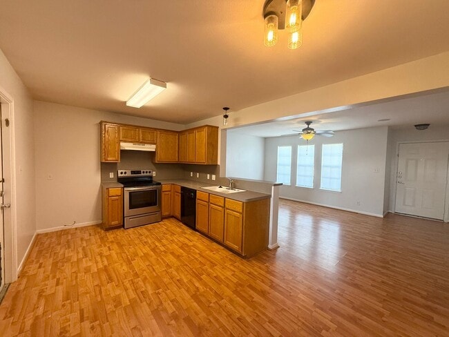 Building Photo - Great home in Saddle Brook