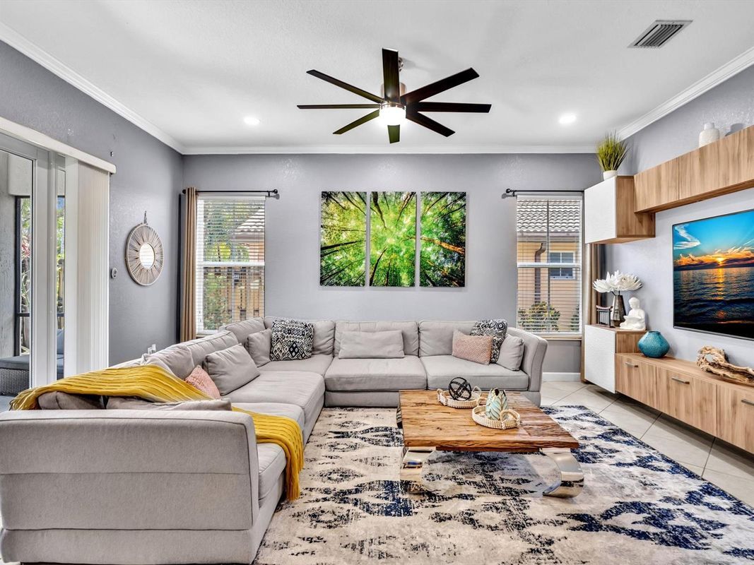 Building Photo - 14304 S Royal Cove Cir