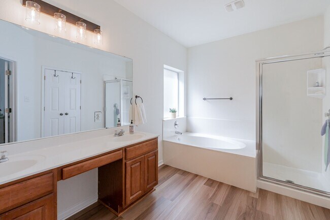 Building Photo - 4004 Rocky Shore Ln