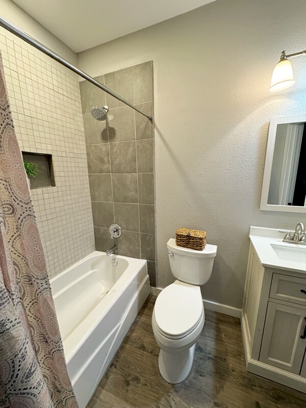 Building Photo - 142 Avant