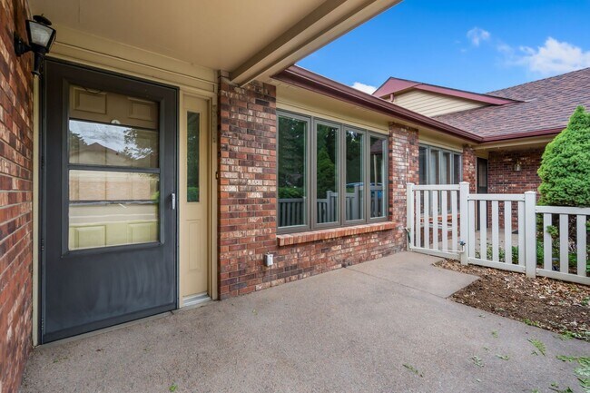 Building Photo - 4560 Larkbunting Dr
