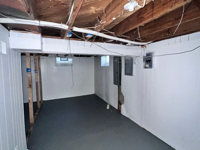 Building Photo - 20261 Glastonbury Rd
