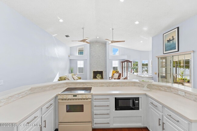 Building Photo - 662 Rossmoor Cir