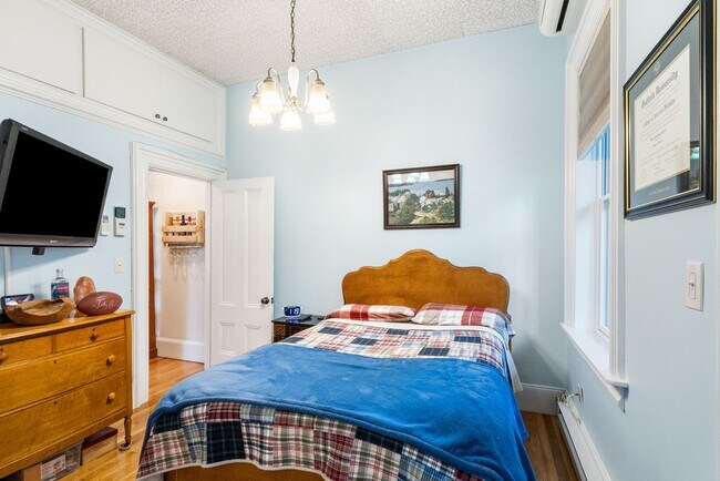 Building Photo - 597 Tremont St