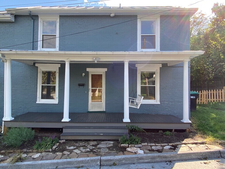 Building Photo - 407 W High St