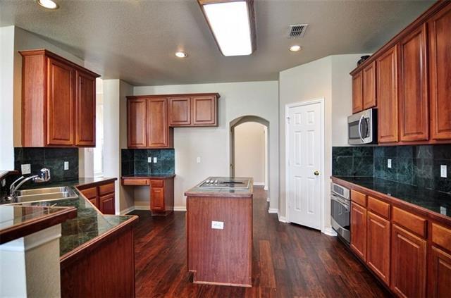 Building Photo - 4561 Risinghill Dr