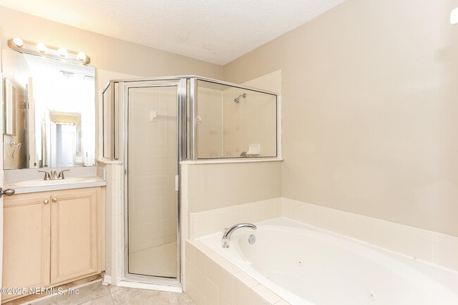 Building Photo - 10002 Lancashire Dr