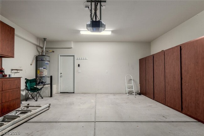Building Photo - 6092 Fox Creek Ave