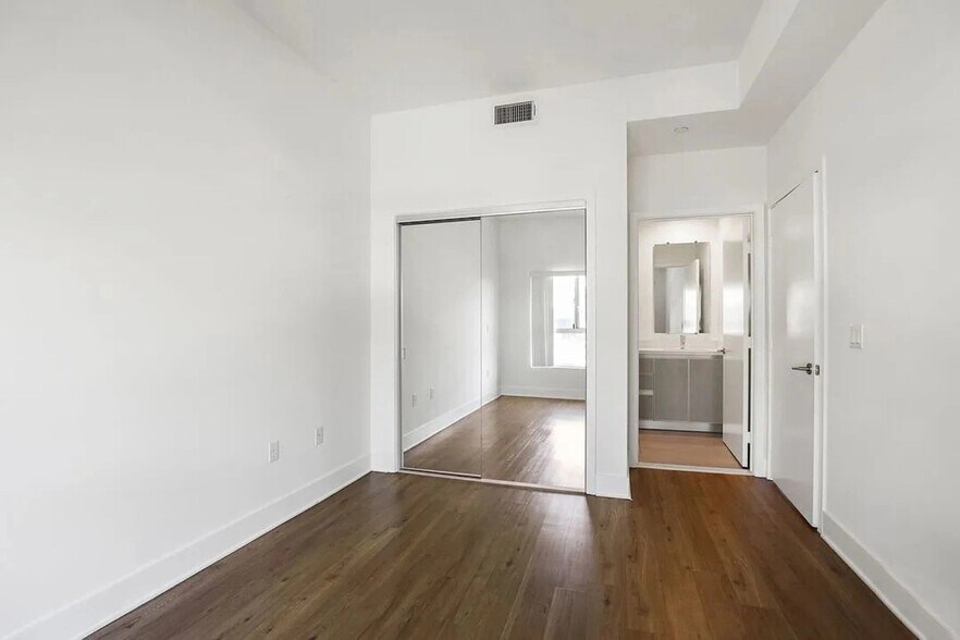 Building Photo - 5308 Sepulveda Blvd