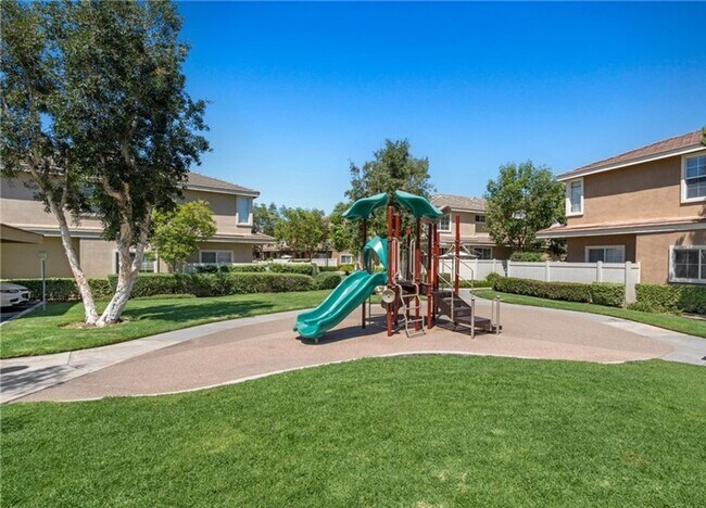 Building Photo - Your Dream Home Awaits in Summit Park – Br...