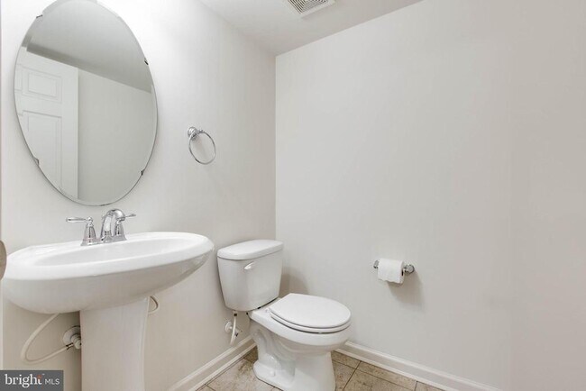 Building Photo - 6721 Caleb Dorsey Square