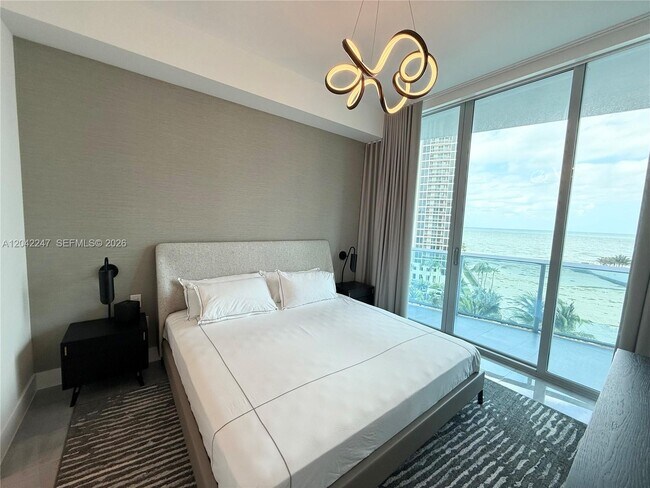 Building Photo - 17550 Collins Ave