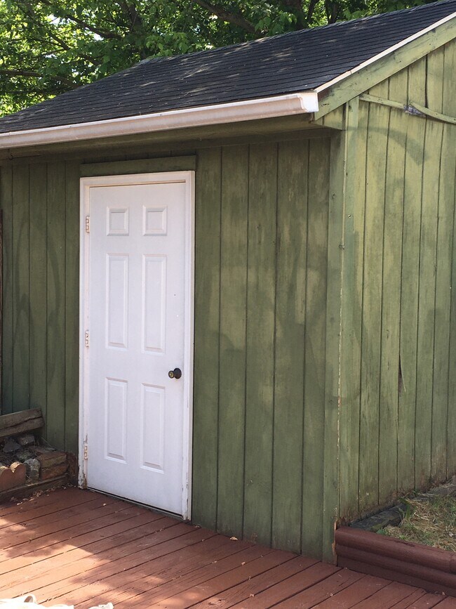 Building Photo - 42 Koncer Dr