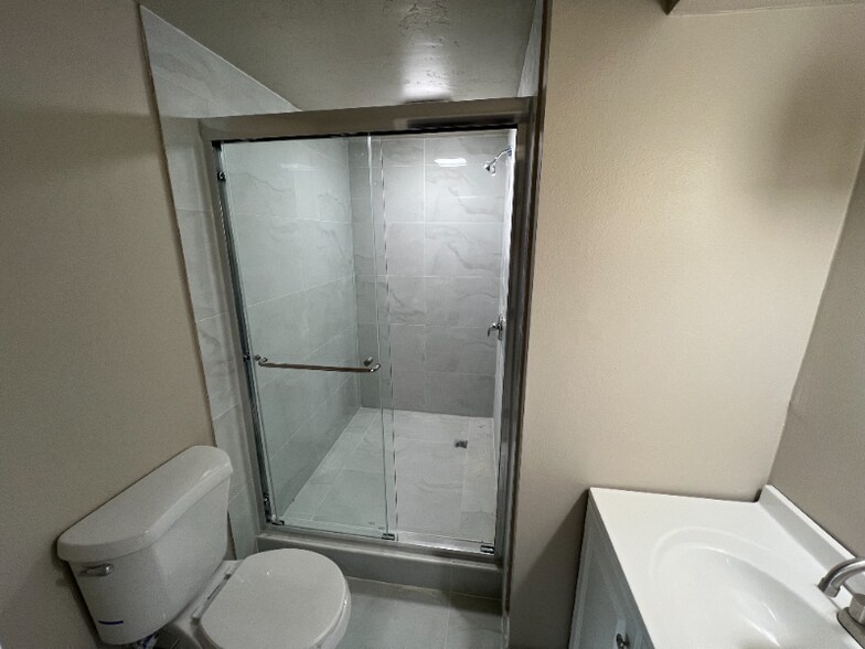 Building Photo - 1008 Rambouillet Dr