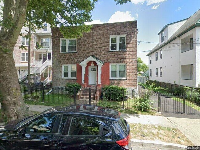 Building Photo - 451 S Tenth Ave