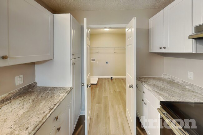 Building Photo - 1614 Barbara Ann Cir