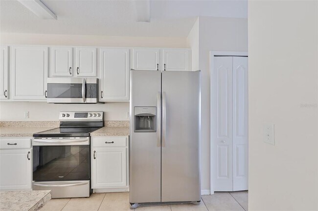 Building Photo - 15843 Fishhawk View Dr