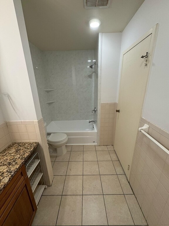 Building Photo - 340 Main St