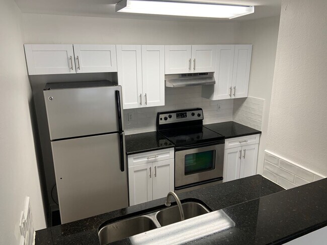 Building Photo - 4752 Walden Cir